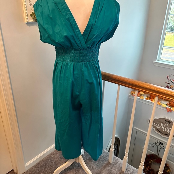 Gabrielle Union jumpsuit wore 1 time like new, pretty aqua color. No stretch - Picture 2 of 4